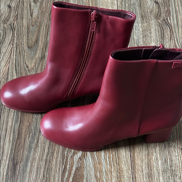 Camper “Katie” Red Ankle Boots - Picture 5 of 12